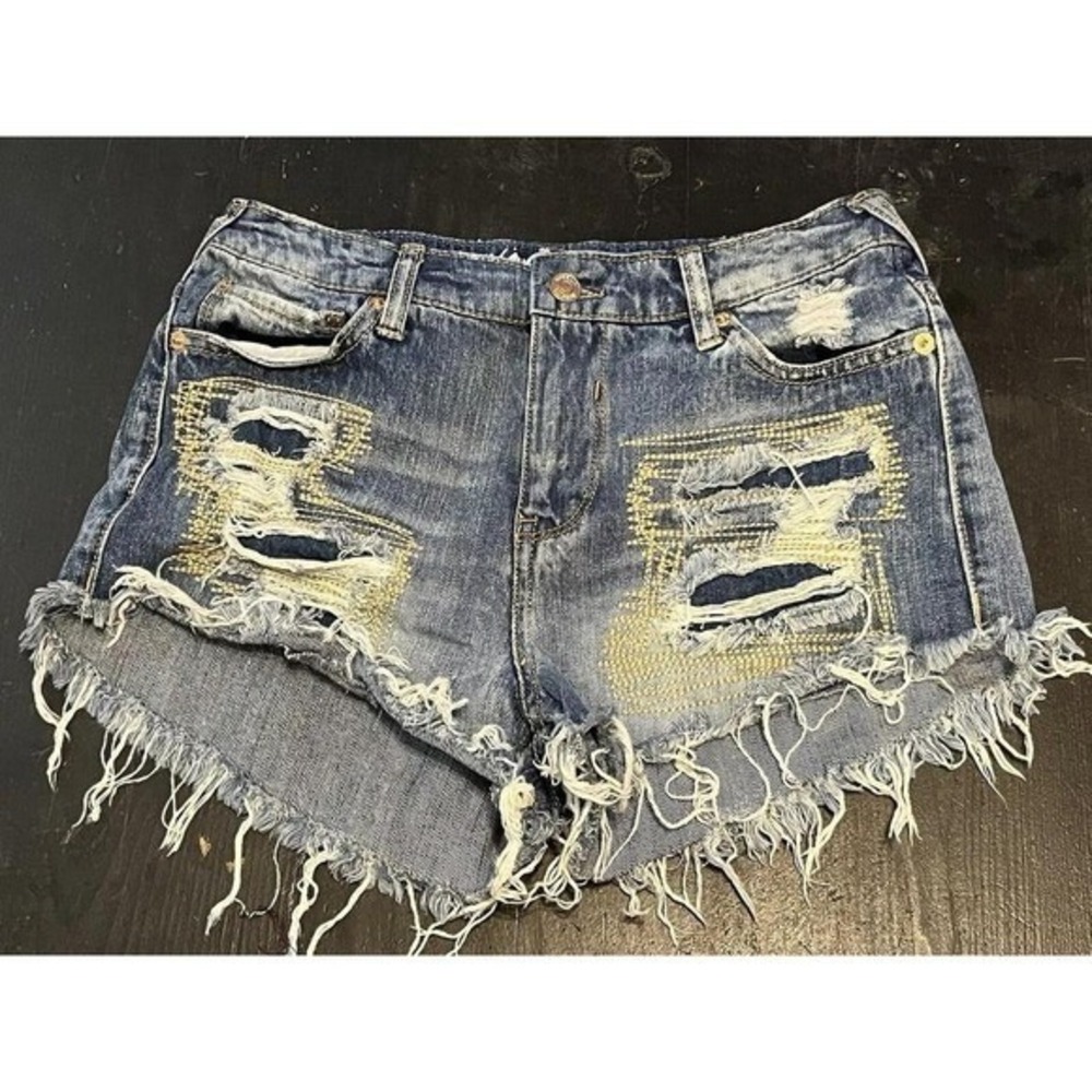 Mossimo distressed denim shorts 6/28 high rise short shorts